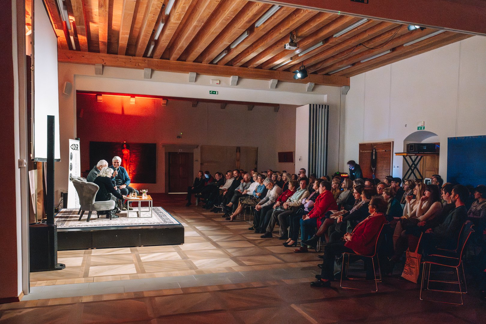 FESTIVAL DOKUMENTARNEGA FILMA (Marec)